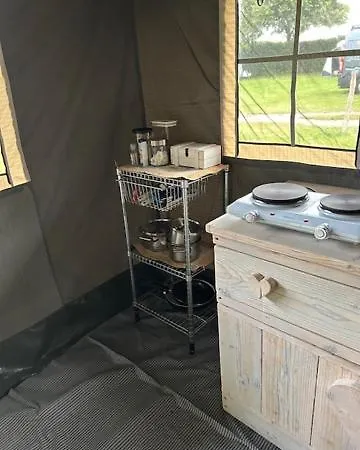 De Drentse Safari ラグジュアリーテント *