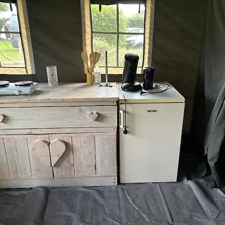 De Drentse Safari ラグジュアリーテント Sleen